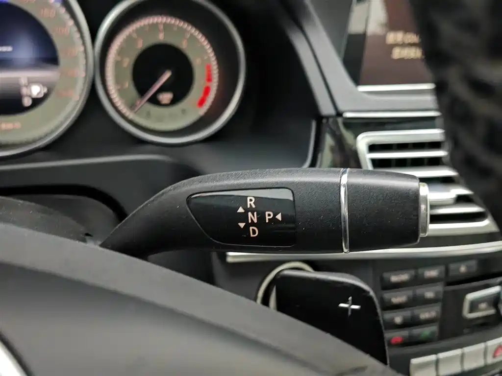 Mercedes-Benz E-Class 2014 — фото 13