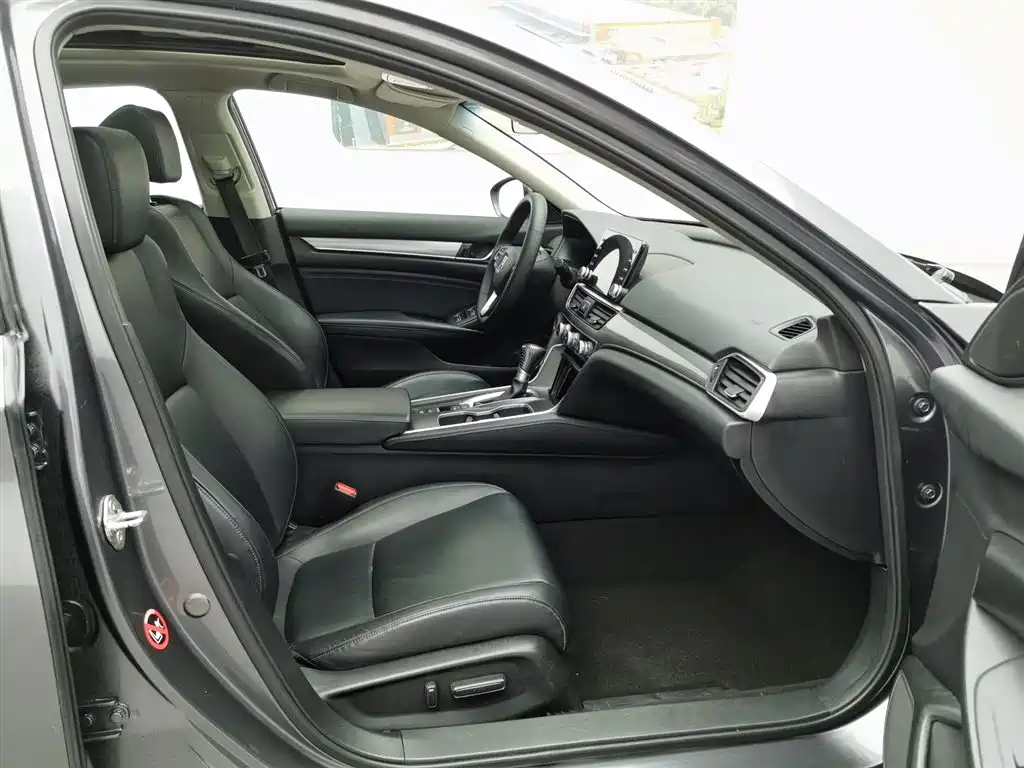 Honda Accord 2020 — фото 23