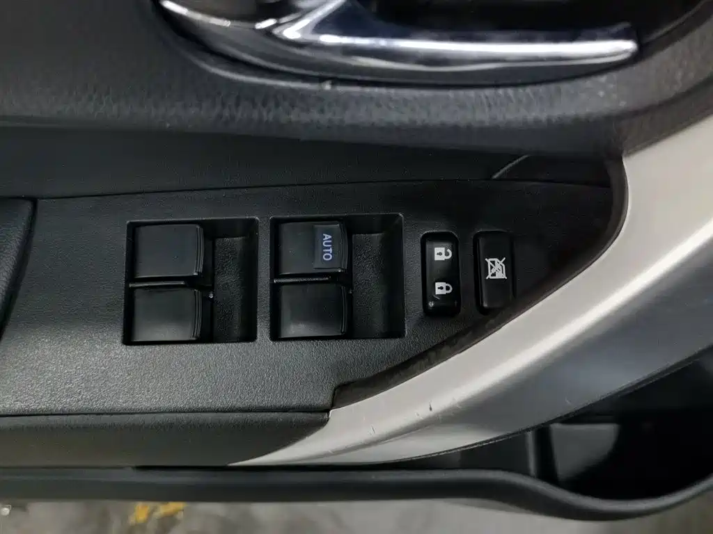 Toyota Corolla 2017 — фото 9