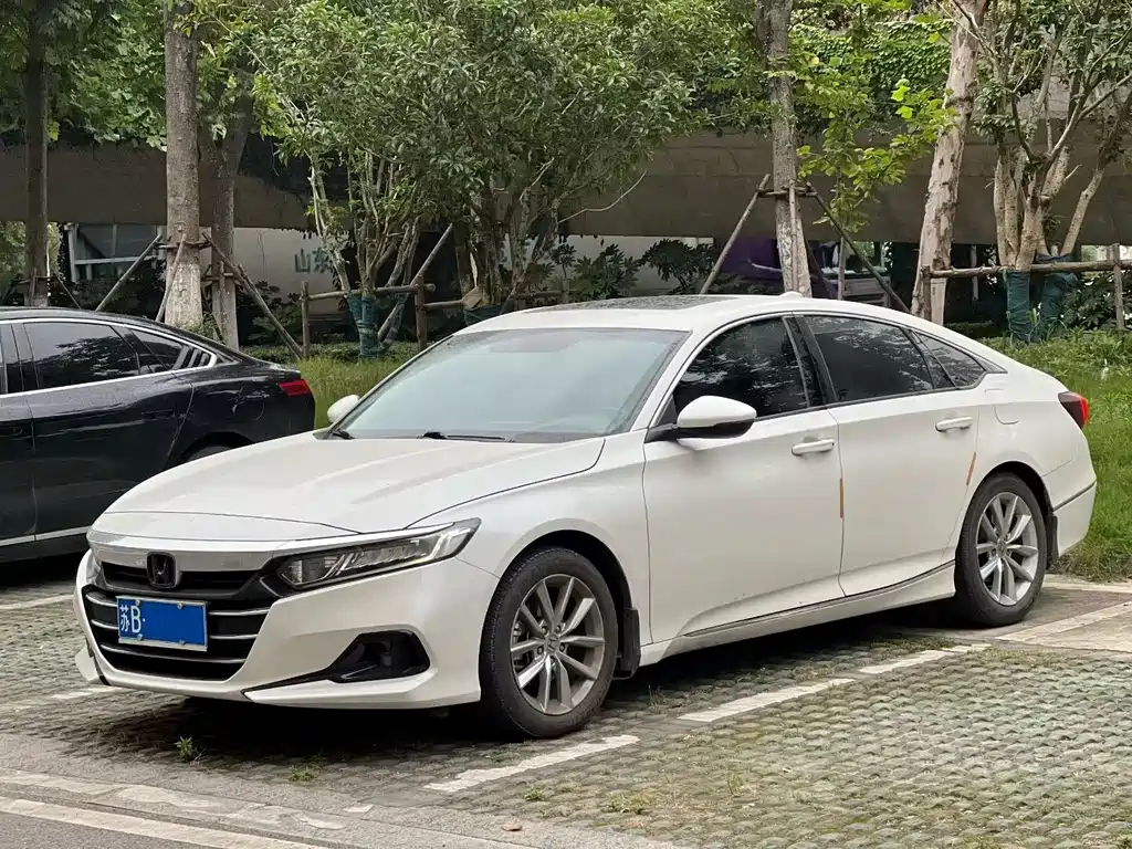 Honda Accord 2022 — фото 1
