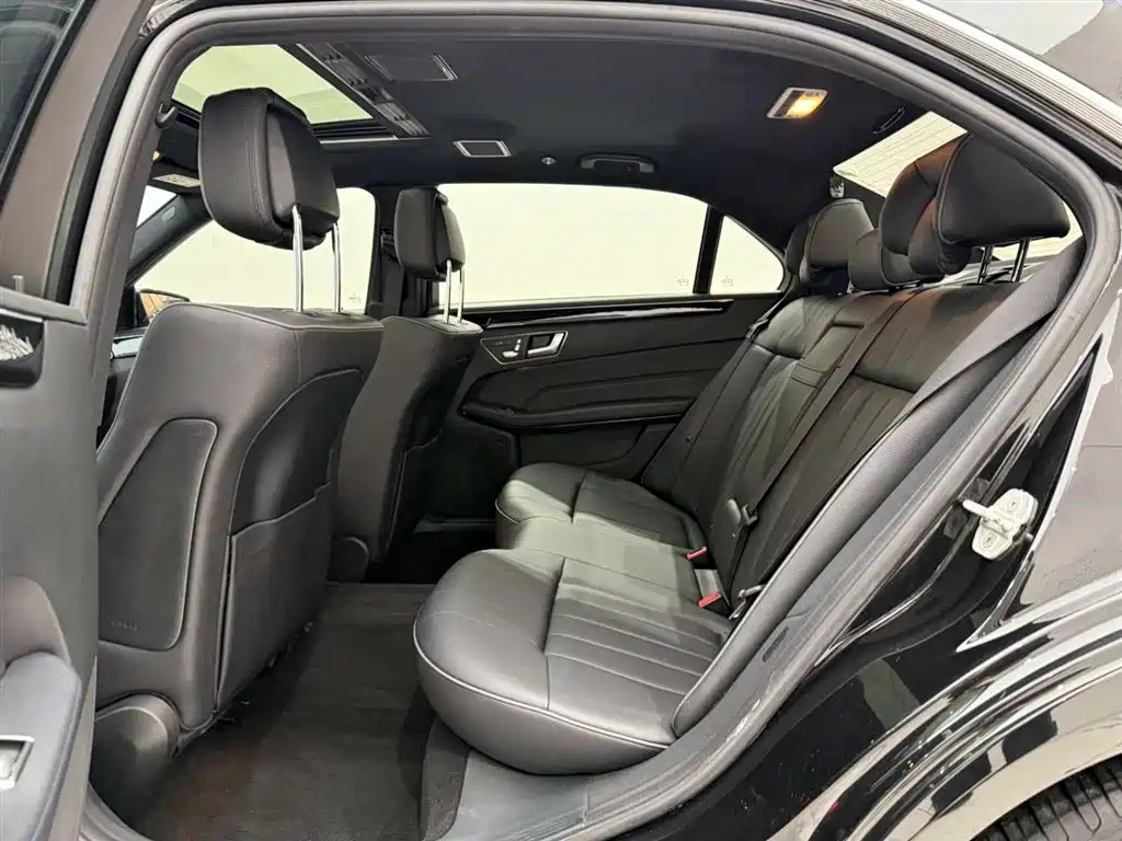 Mercedes-Benz E-Class 2015 — фото 17