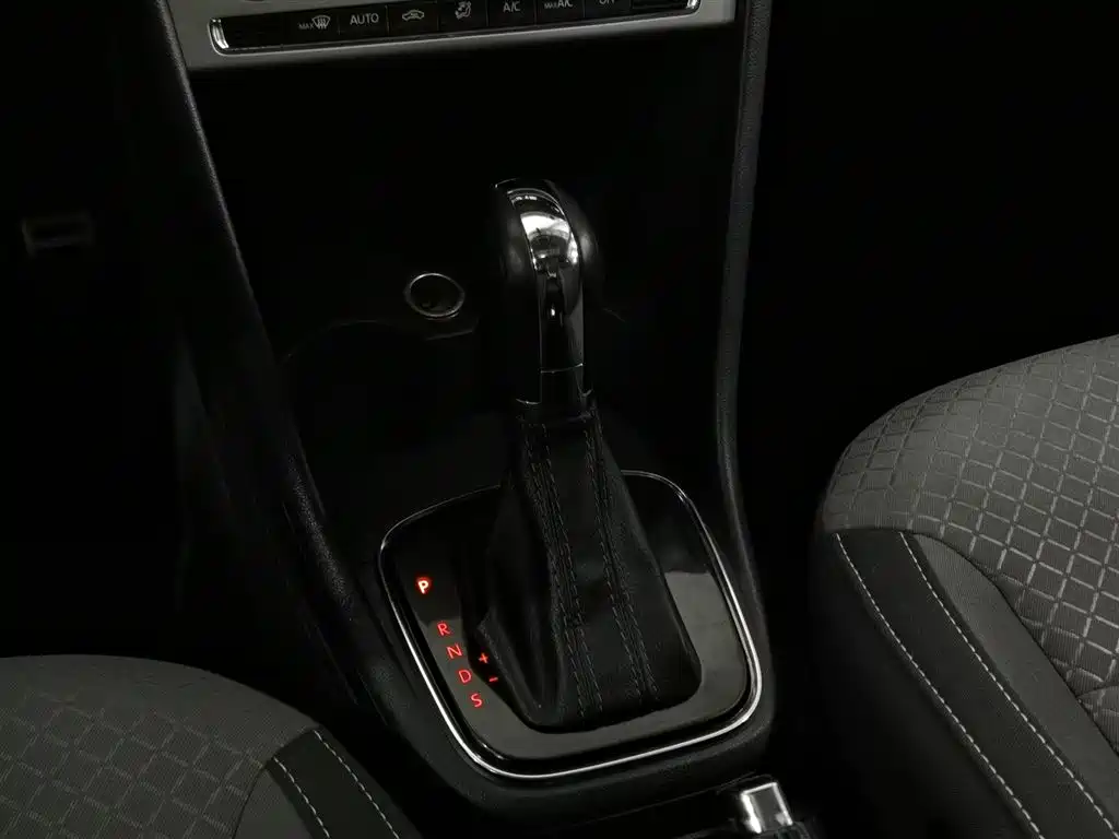 Volkswagen Polo 2017 — фото 13