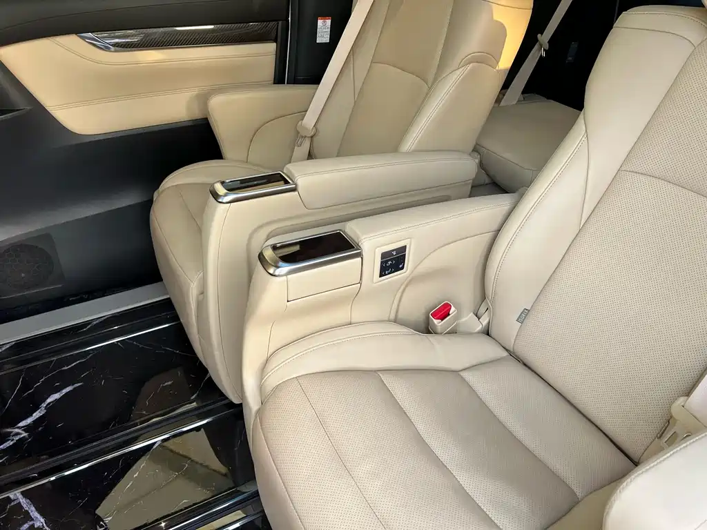 Toyota Alphard 2018 — фото 8