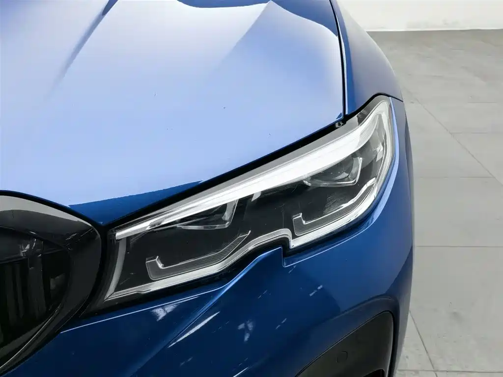 BMW 3 Series 2019 — фото 7