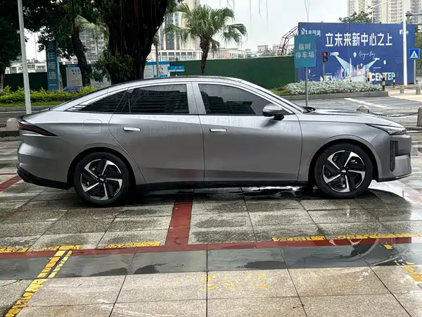 Geely Galaxy L6 2024