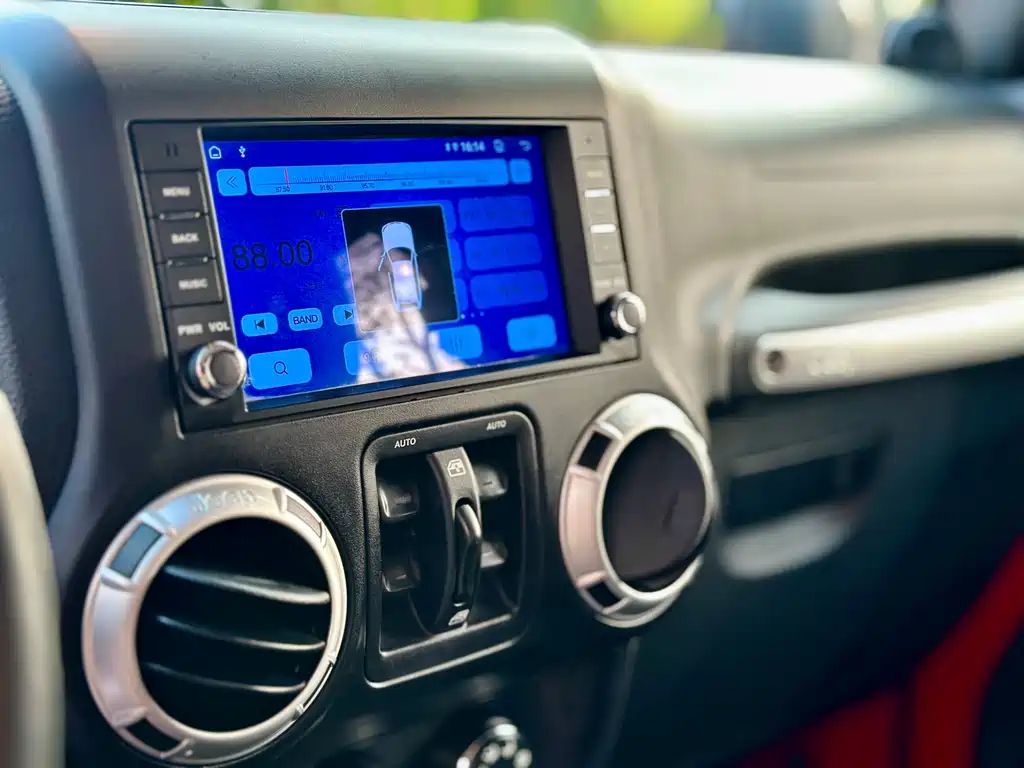 Jeep Wrangler 2015 — фото 22