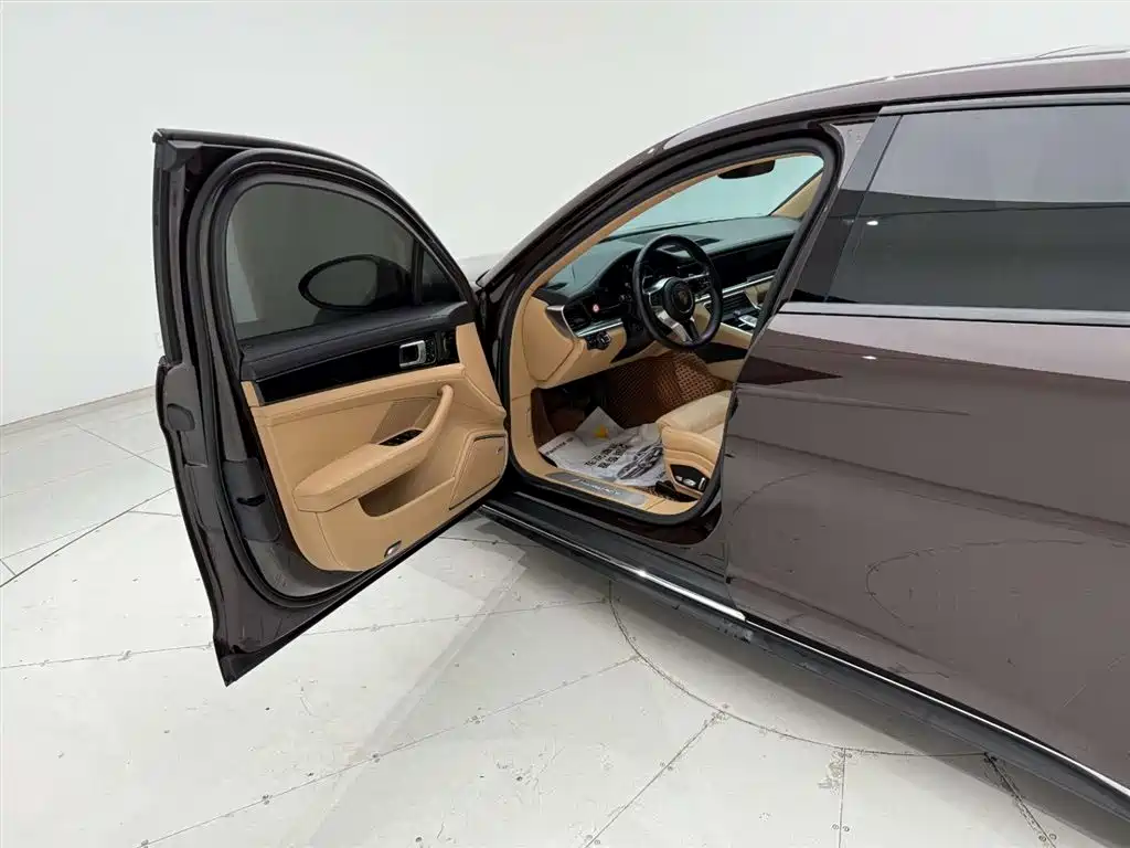 Porsche Panamera 2018 — фото 13