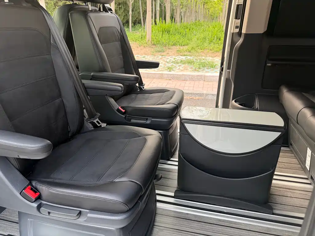 Volkswagen Multivan 2018 — фото 12