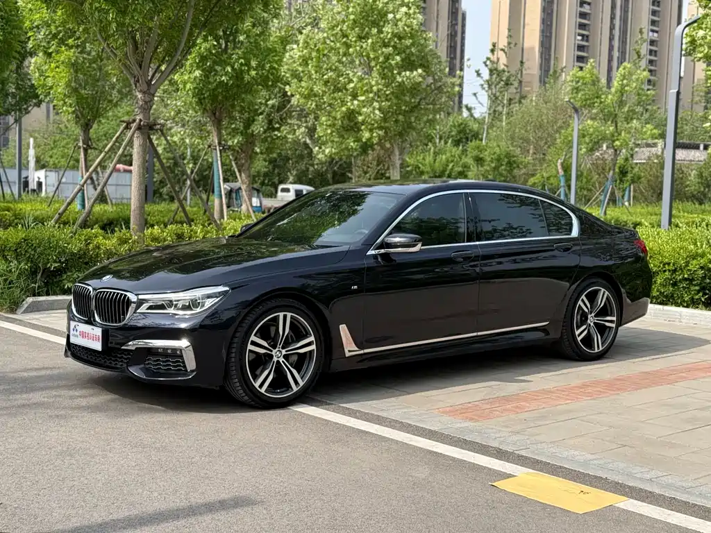 BMW 7 Series 2018 — фото 1