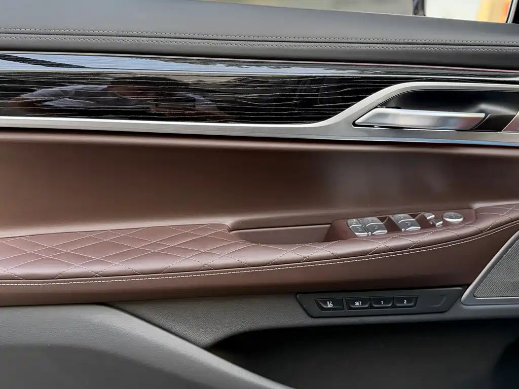 BMW 7 Series 2021 — фото 16