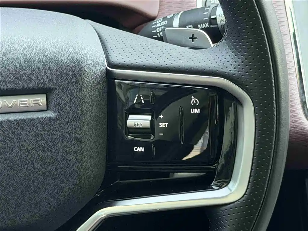 Land Rover Evoque 2023 — фото 20