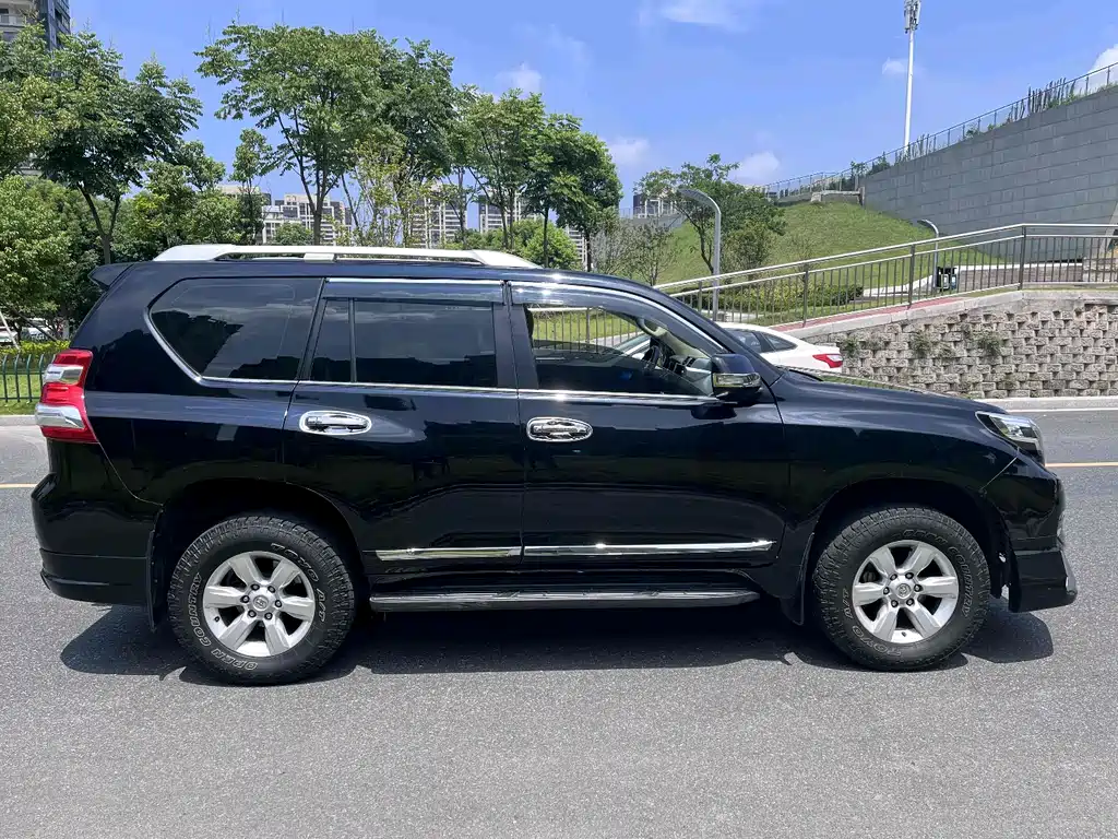 Toyota Prado 2015 — фото 4