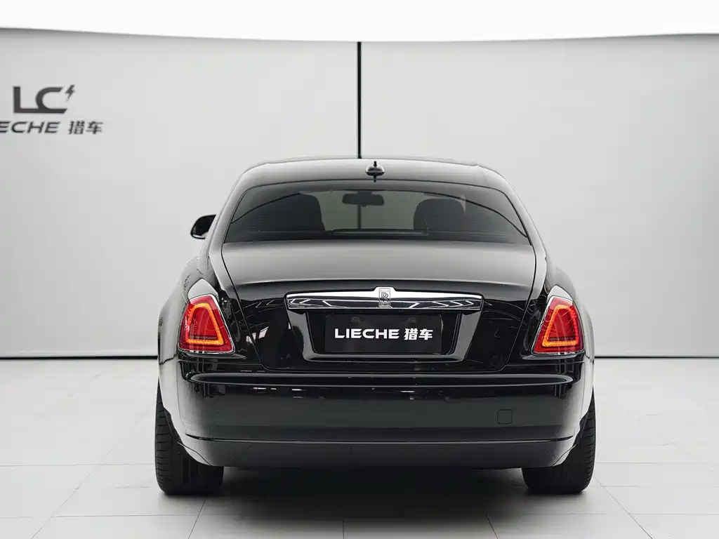 Rolls-Royce Ghost 2015 — фото 11