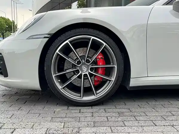 Porsche 911 2023