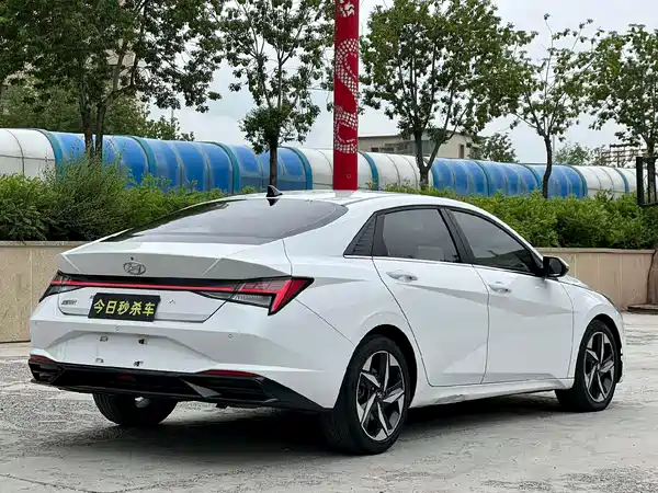 Hyundai Elantra 2021