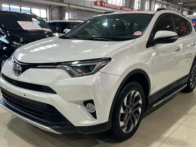 Toyota RAV4 2017 — фото 2