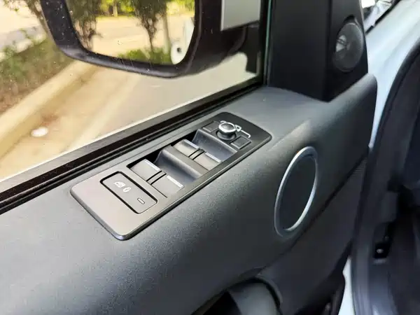 Land Rover Discovery 2019