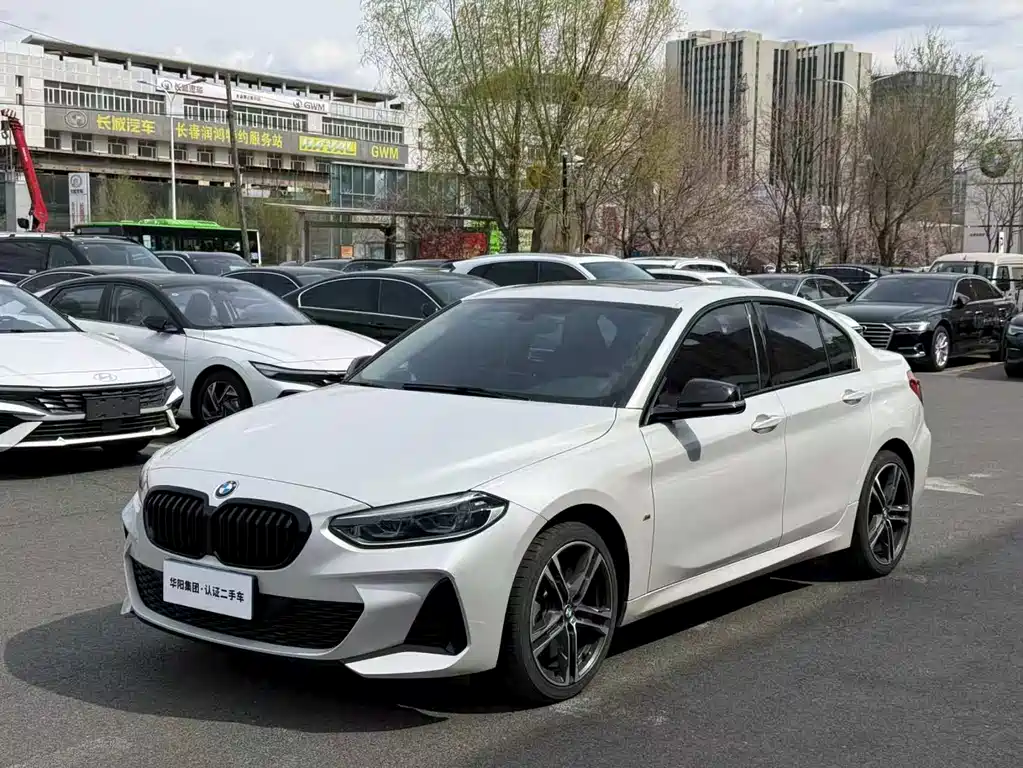 BMW 1 Series 2021 — фото 1