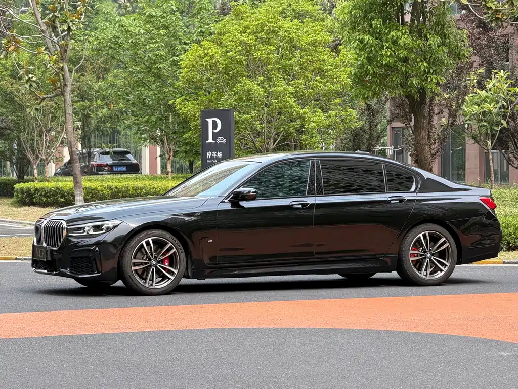 BMW 7 Series 2021 — фото 10