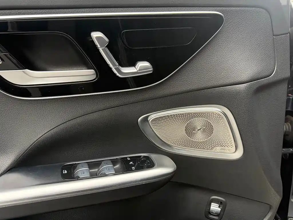 Mercedes-Benz C-Class 2023 — фото 10