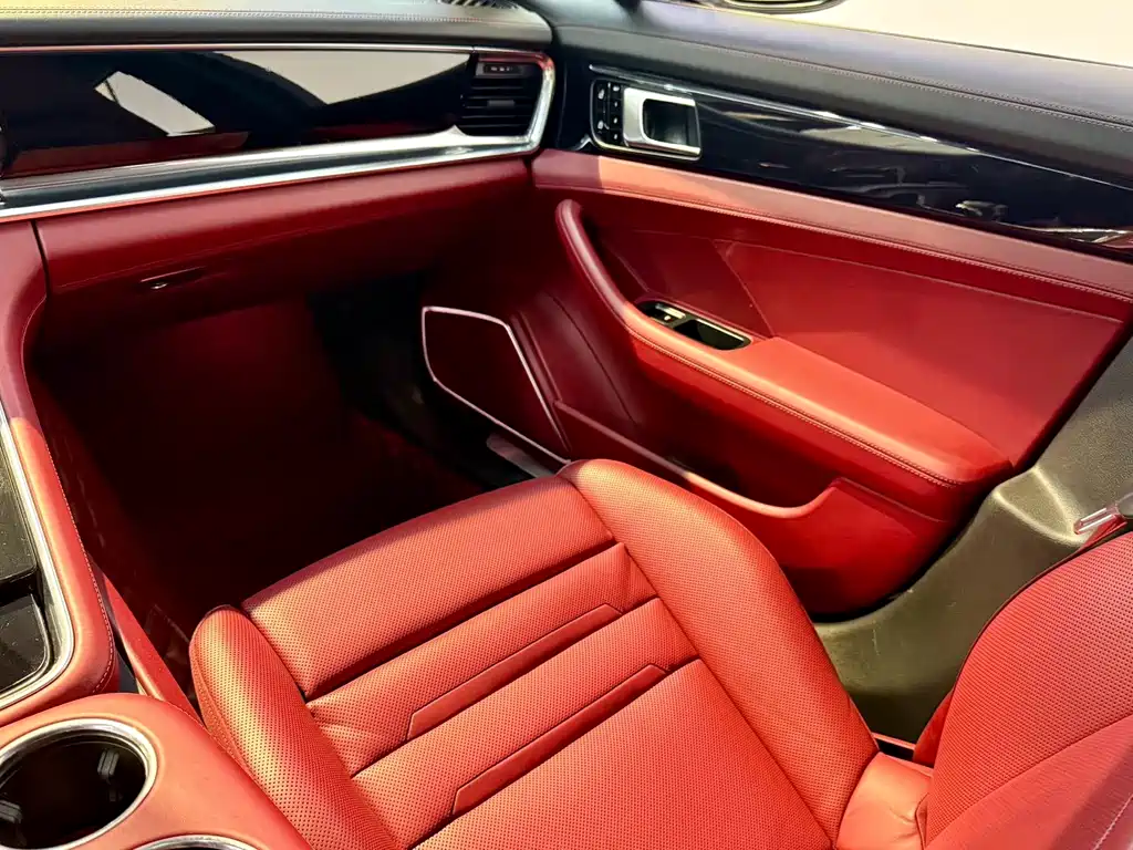 Porsche Panamera 2019 — фото 17
