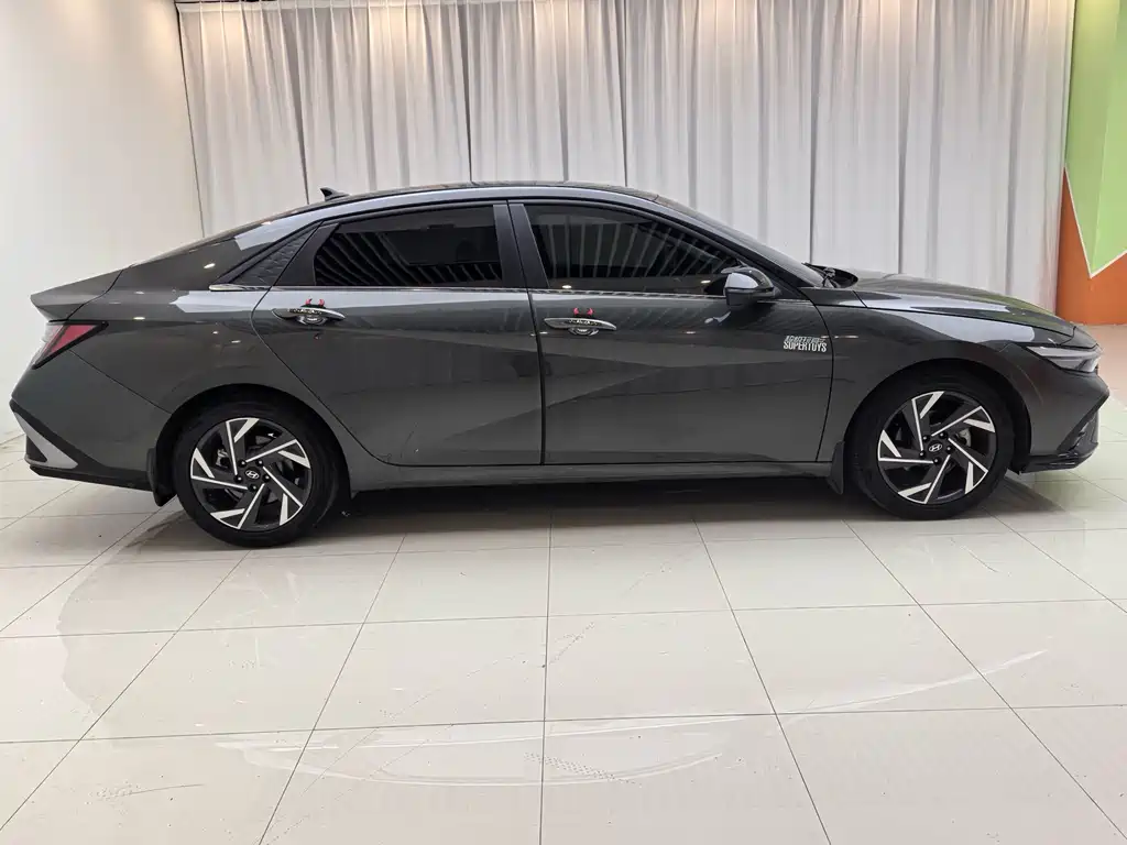Hyundai Elantra 2023