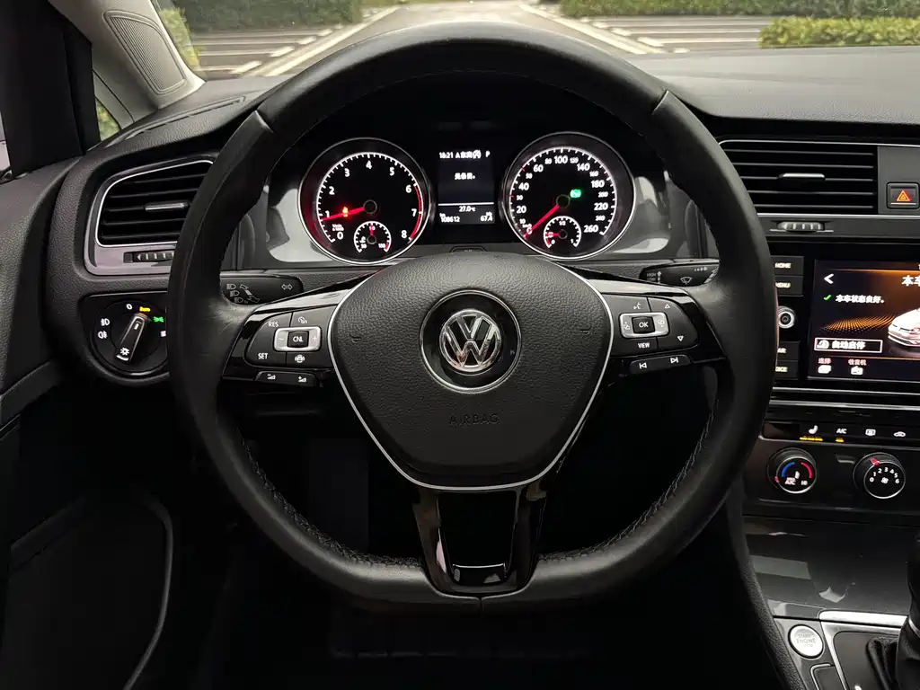 Volkswagen Golf 2018 — фото 18