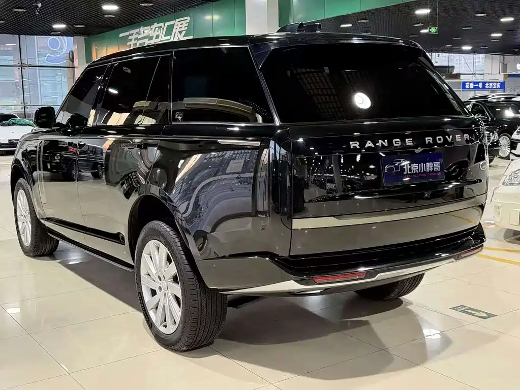 Land Rover Range Rover 2023 — фото 17