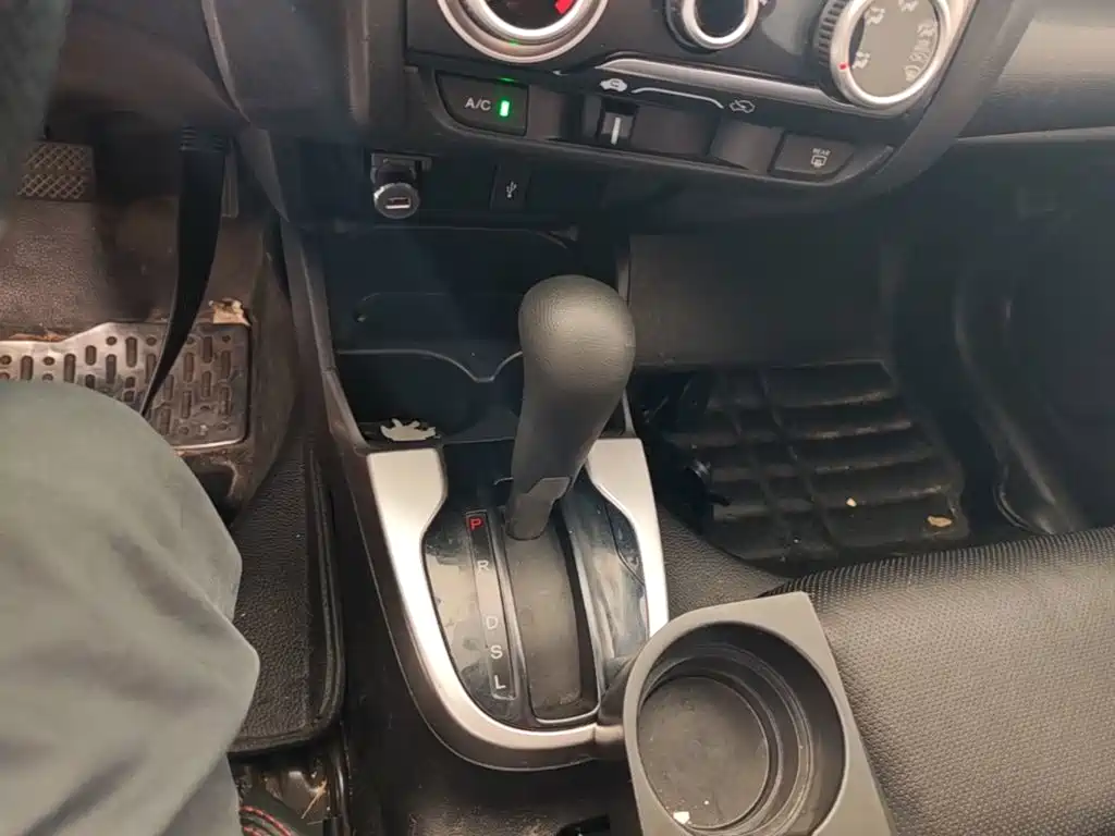 Honda Fit 2015 — фото 14