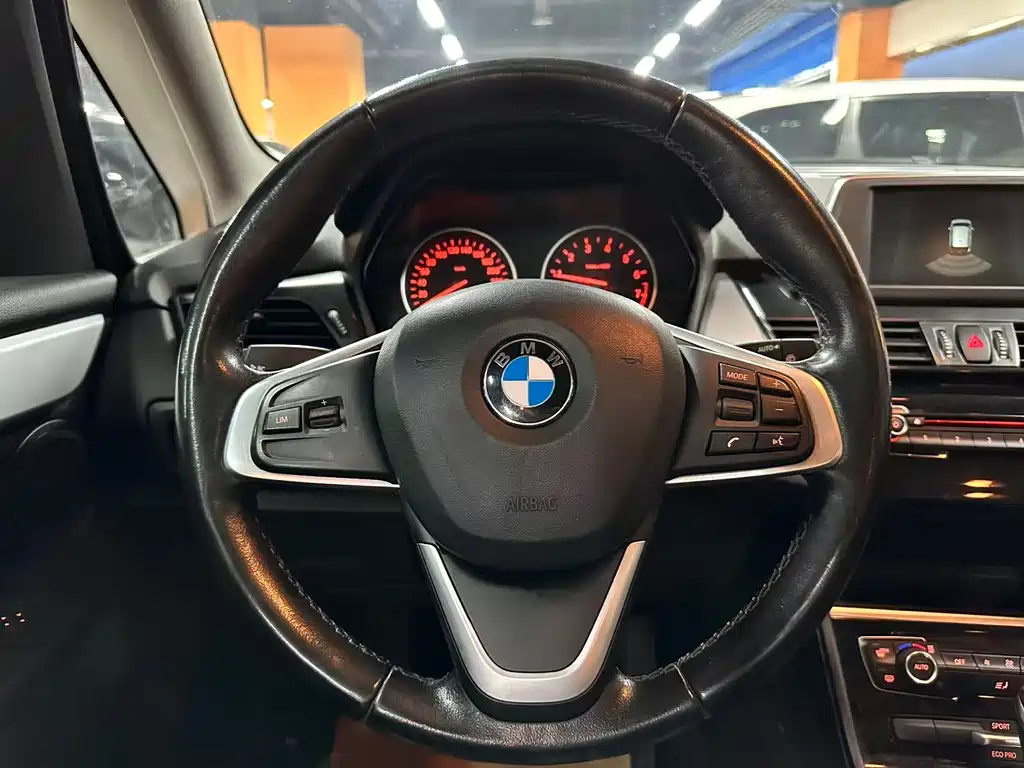 BMW 2 Series Gran Tourer 2017 — фото 10