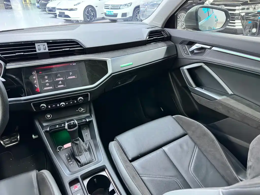 Audi Q3 Sportback 2021 — фото 15