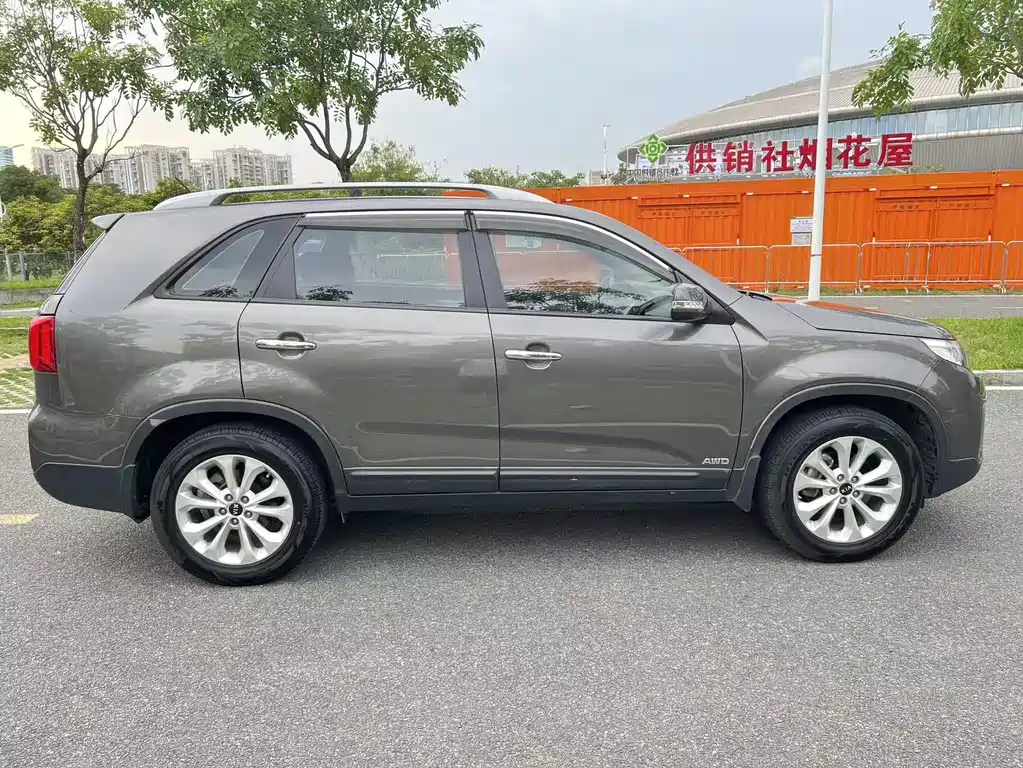 Kia Sorento 2013 — фото 4