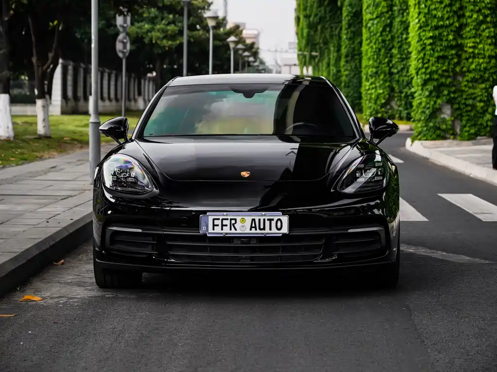 Porsche Panamera 2019 — фото 26