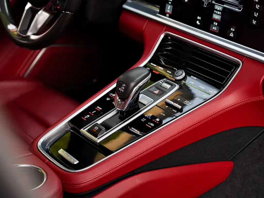 Porsche Panamera 2019 — фото 22