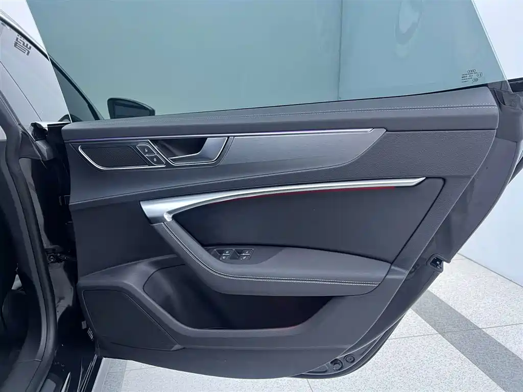 Audi A7L 2024 — фото 29