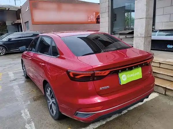 Geely Emgrand 2021