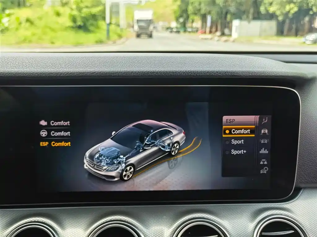 Mercedes-Benz E-Class 2020 — фото 18