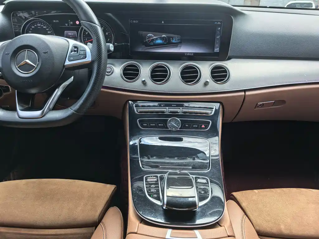 Mercedes-Benz E-Class 2017 — фото 11