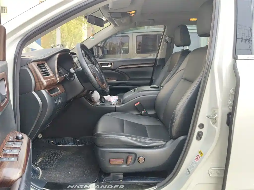 Toyota Highlander 2015 — фото 8