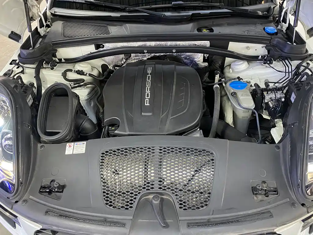 Porsche Macan 2018 — фото 18
