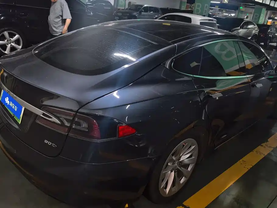 Tesla Model S 2016