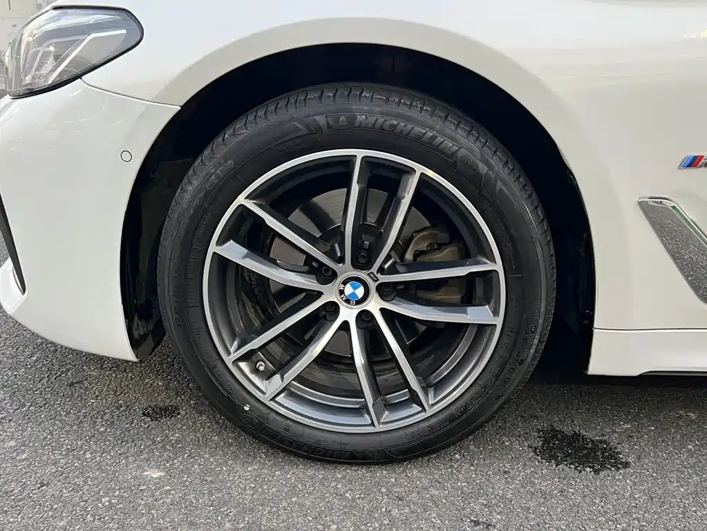 BMW 5 Series 2023 — фото 15