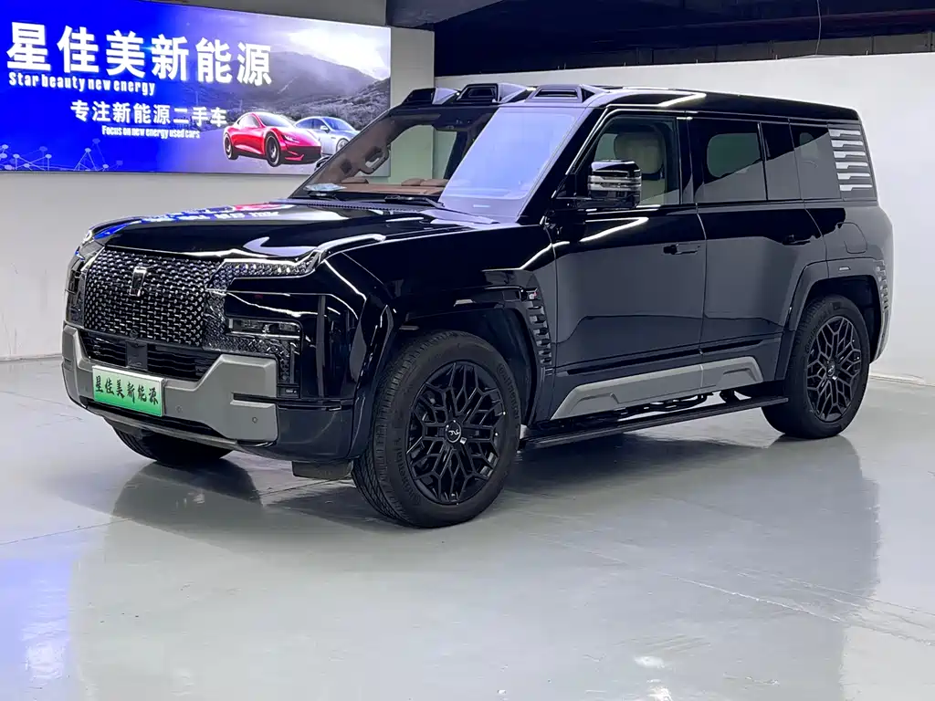 Yangwang U8 2024