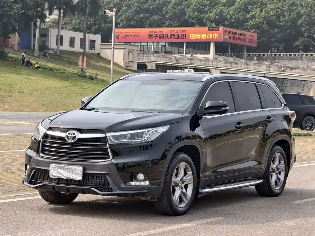 Toyota Highlander 2017 — фото 3