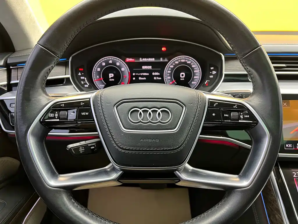 Audi A8 2021 — фото 13