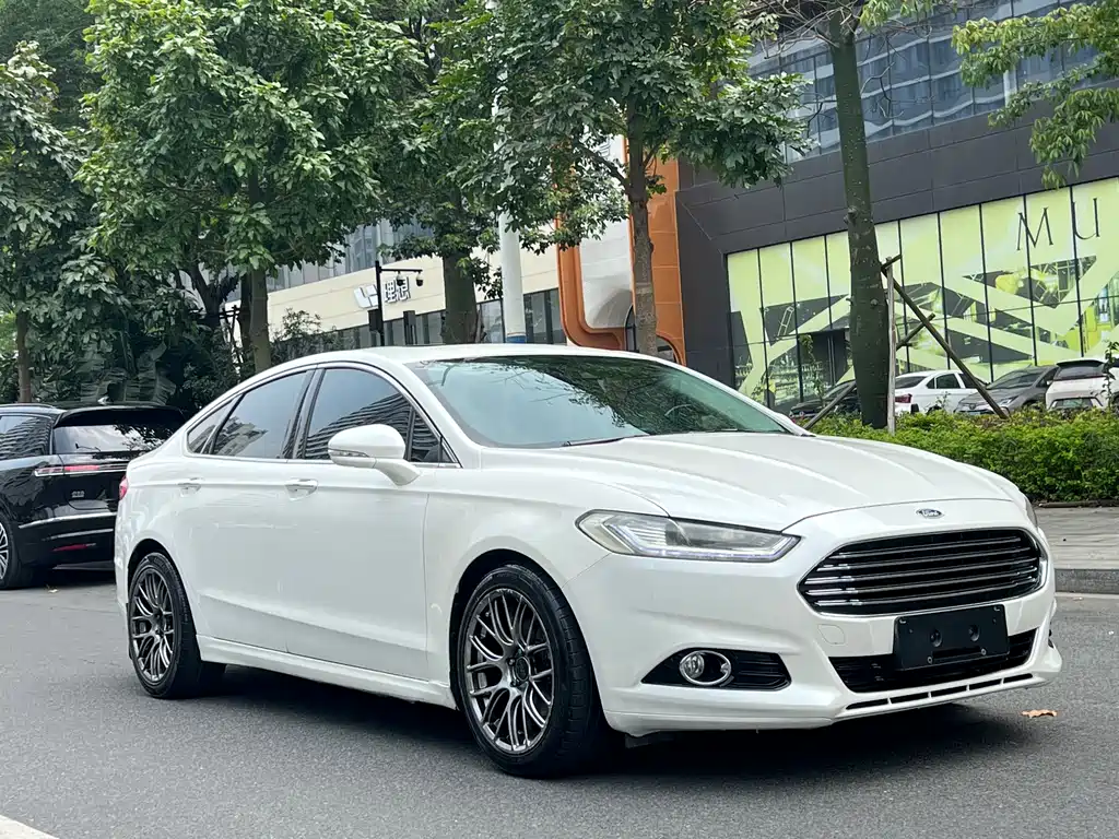 Ford Mondeo 2014 — фото 3