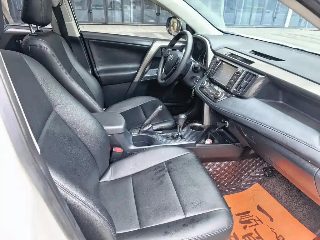 Toyota RAV4 2016 — фото 14