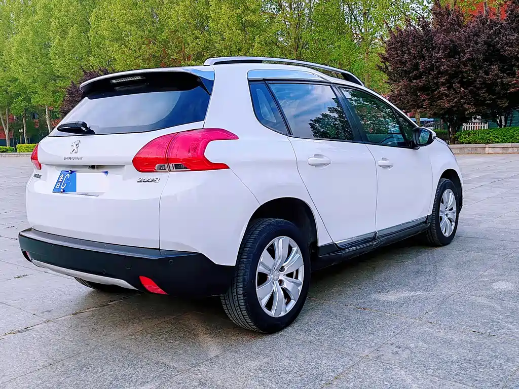 Peugeot 2008 2014 — фото 16