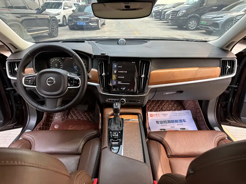 Volvo S90 2017 — фото 11