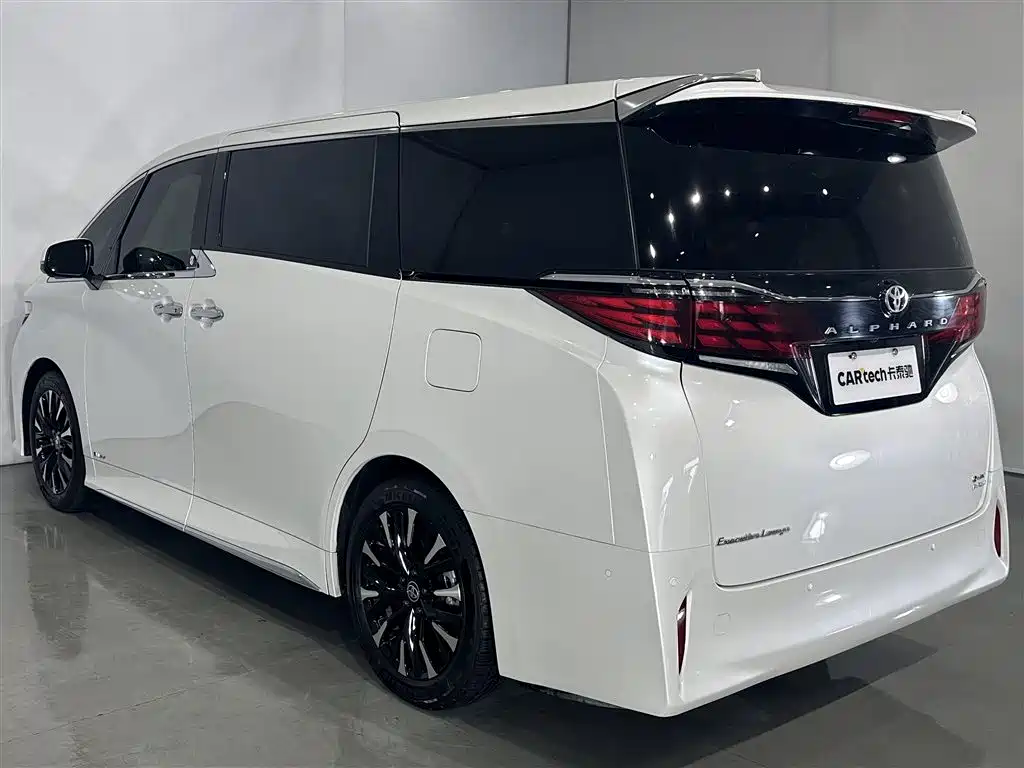Toyota Alphard 2024 — фото 20